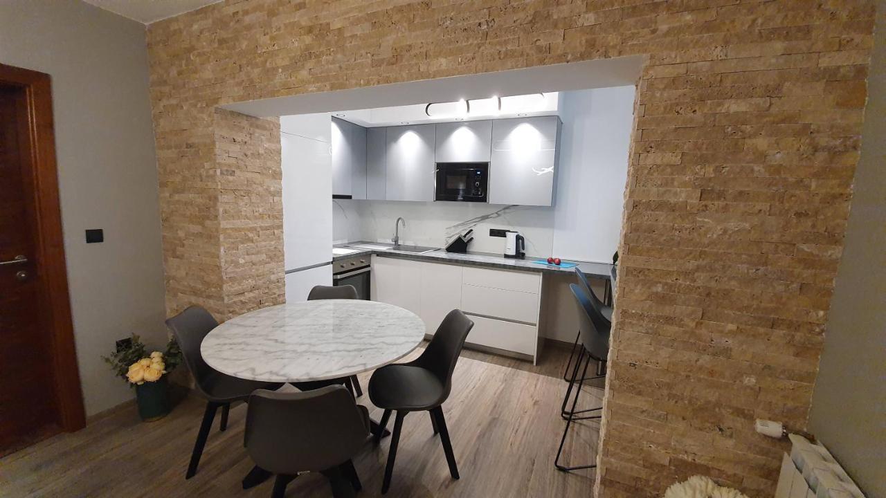 סלוניי Apartments Lucic מראה חיצוני תמונה