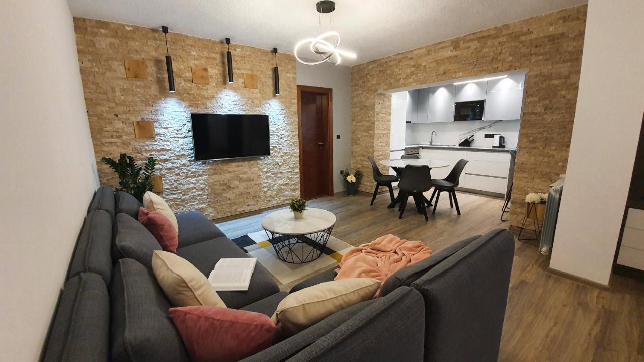 סלוניי Apartments Lucic מראה חיצוני תמונה
