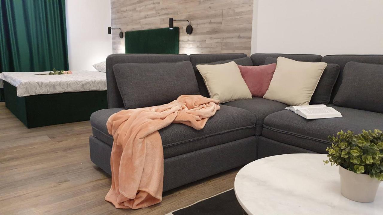 סלוניי Apartments Lucic מראה חיצוני תמונה