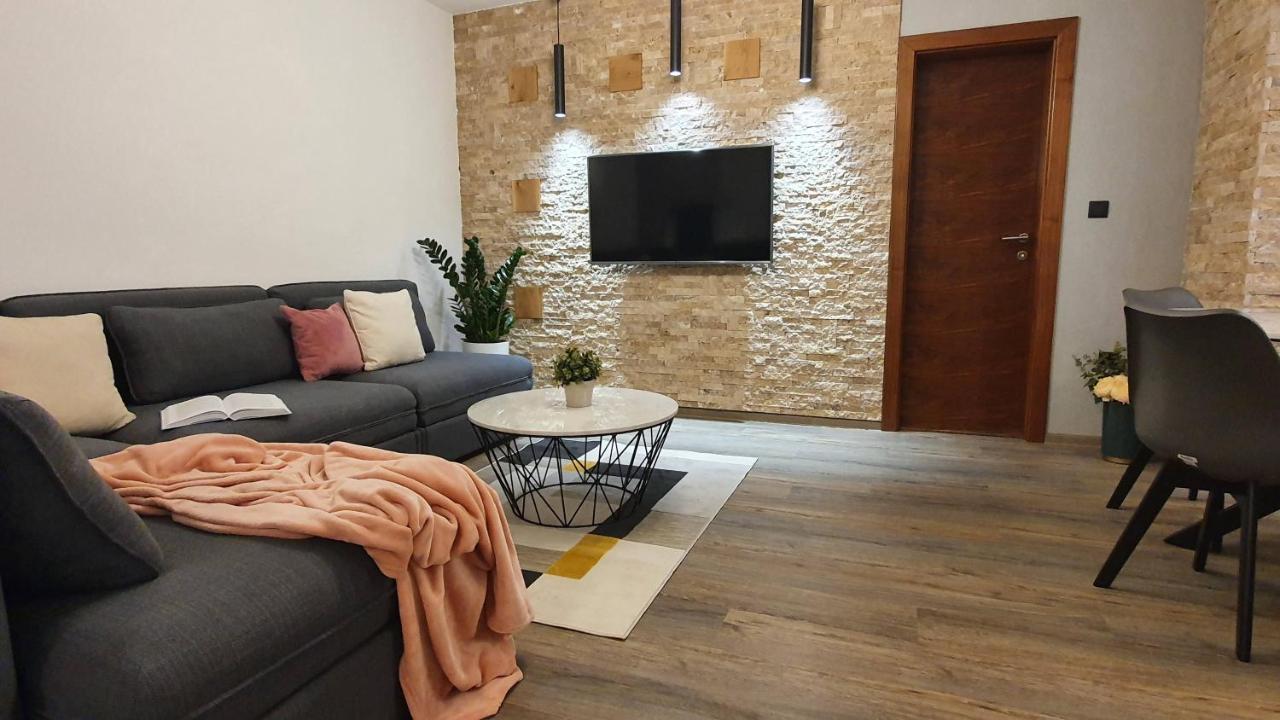 סלוניי Apartments Lucic מראה חיצוני תמונה