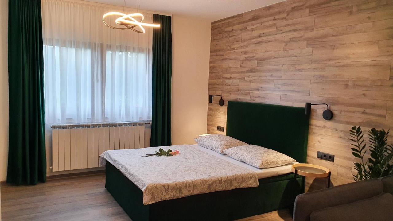 סלוניי Apartments Lucic מראה חיצוני תמונה