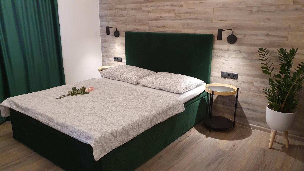 סלוניי Apartments Lucic מראה חיצוני תמונה