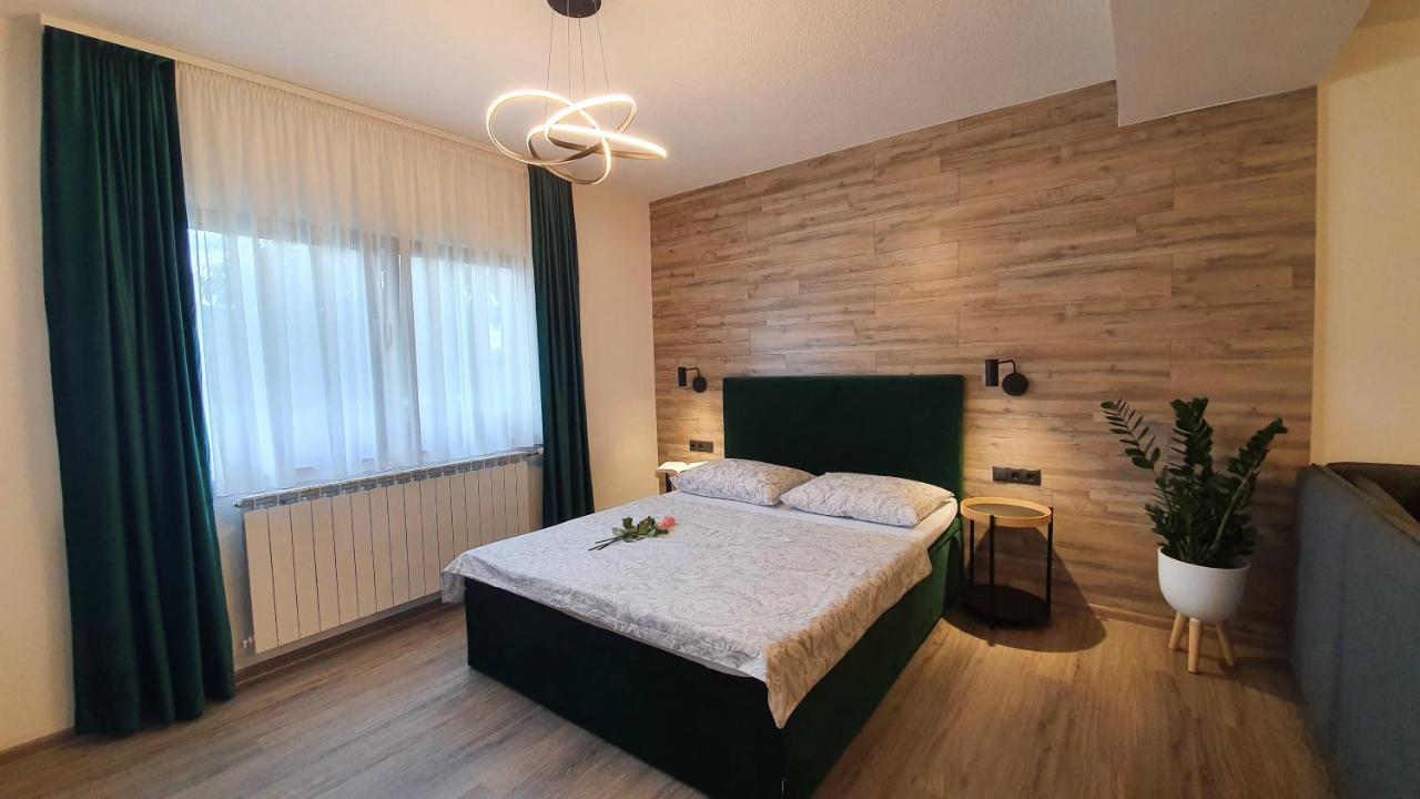 סלוניי Apartments Lucic מראה חיצוני תמונה