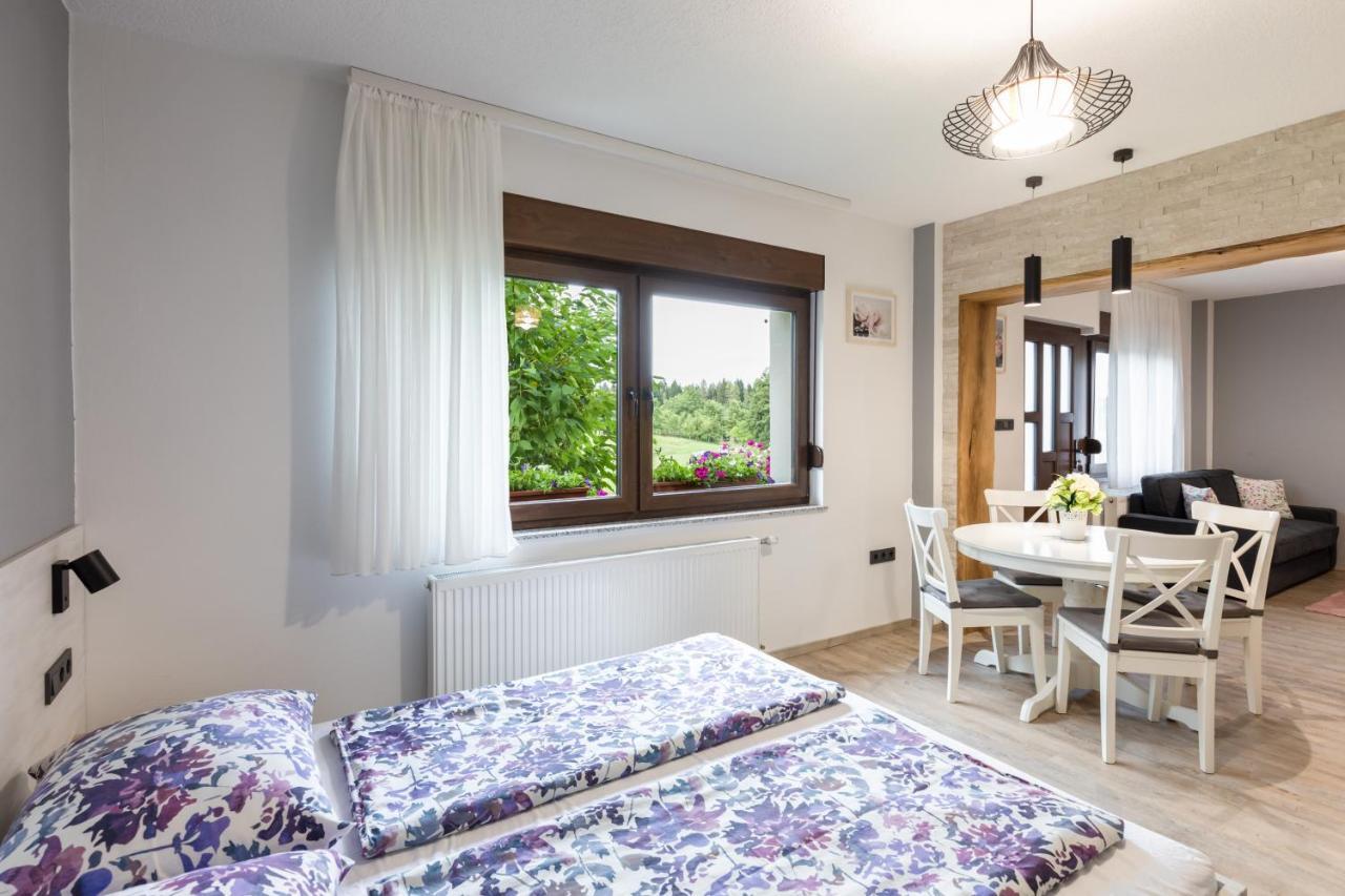 סלוניי Apartments Lucic מראה חיצוני תמונה