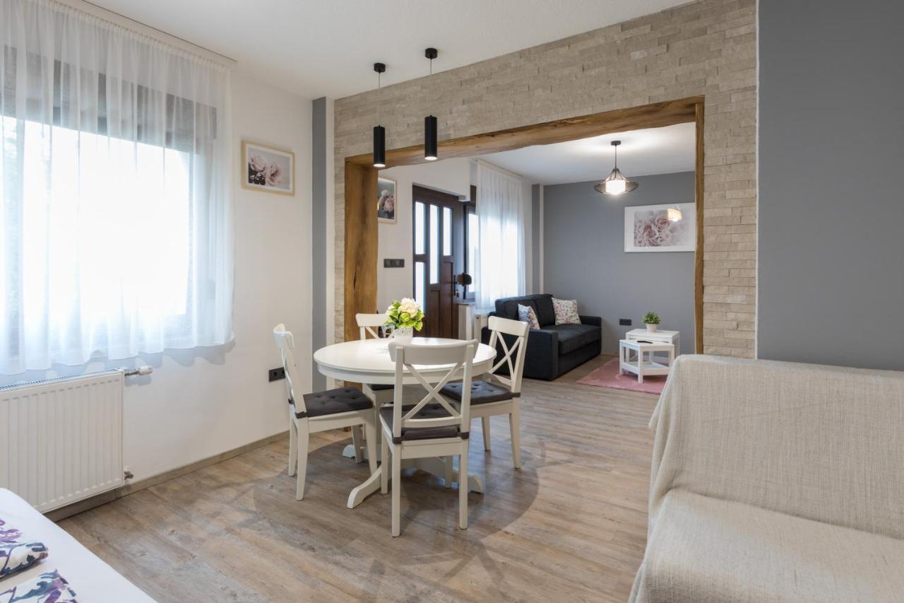 סלוניי Apartments Lucic מראה חיצוני תמונה